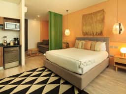 Deluxe Suite w/Sofa-Bed, Terrace & Pool