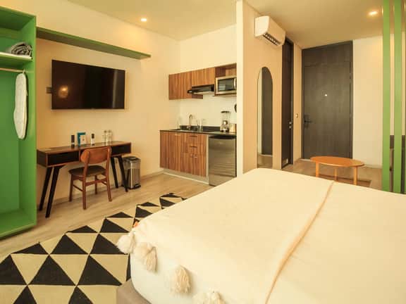 Deluxe Suite w/Sofa-Bed, Terrace & Pool