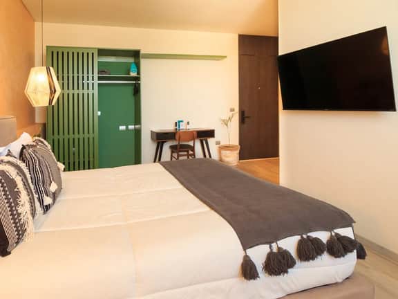 Private Suite with Incredible View & Pool